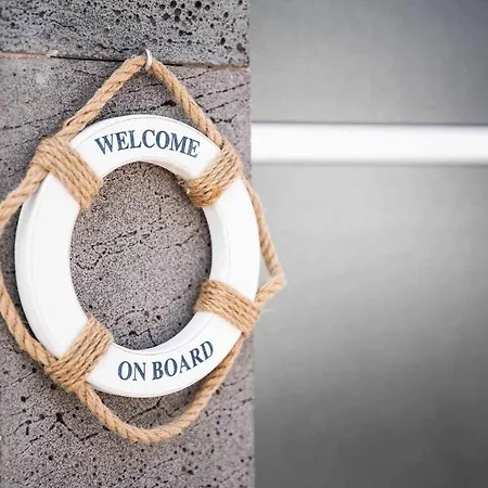 Nora ヴィラ コラレホ